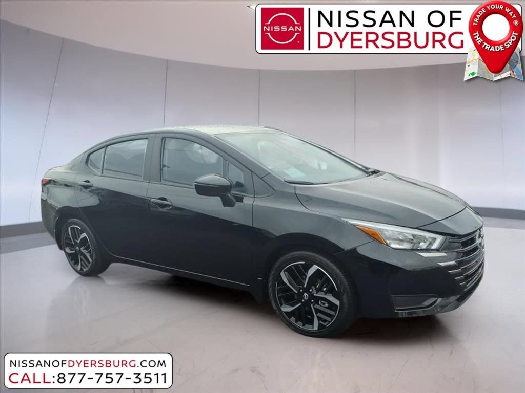 New 2025 Nissan Versa SR w/ Trunk Package
