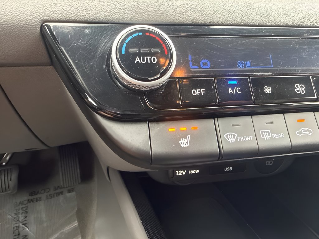 Used 2025 Hyundai Elantra SEL FWD image 21