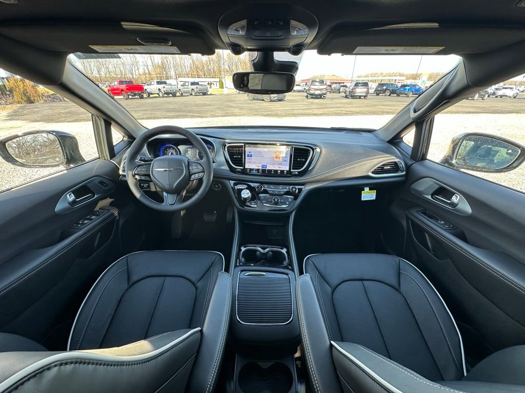 New 2026 Chrysler Pacifica Limited w/ S Appearance Package image 31