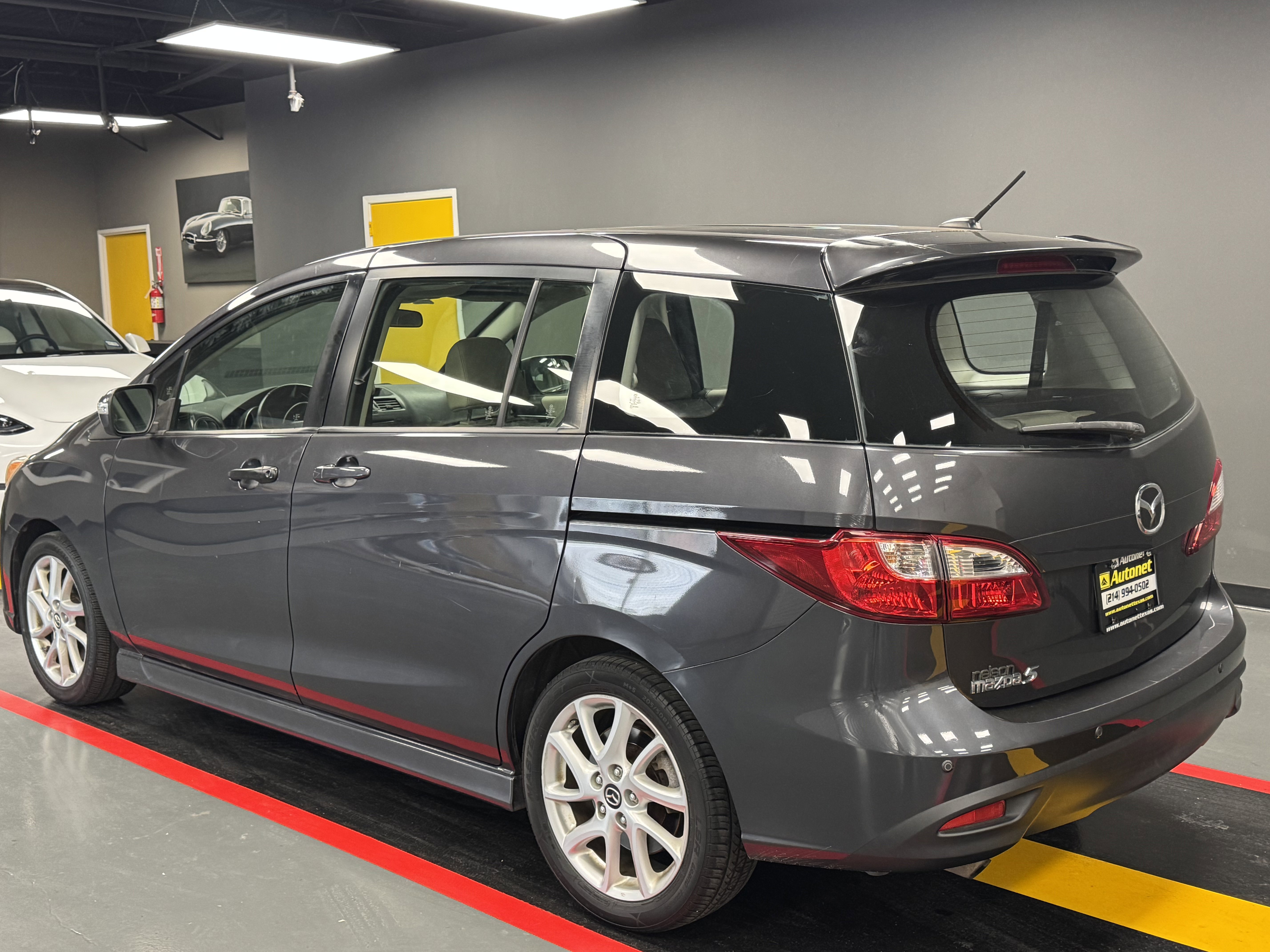 Used 2014 MAZDA MAZDA5 Grand Touring image 4