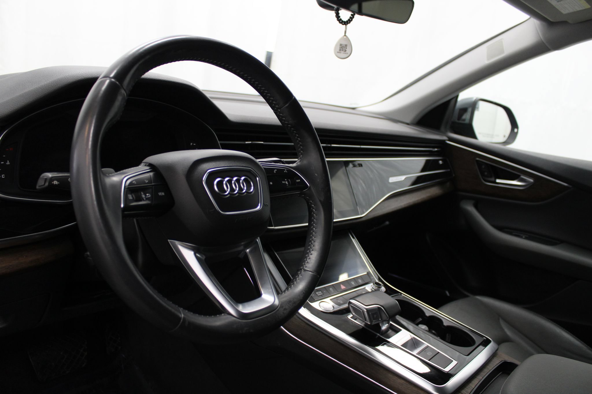 Used 2020 Audi Q8 Premium Plus AWD/4WD image 17