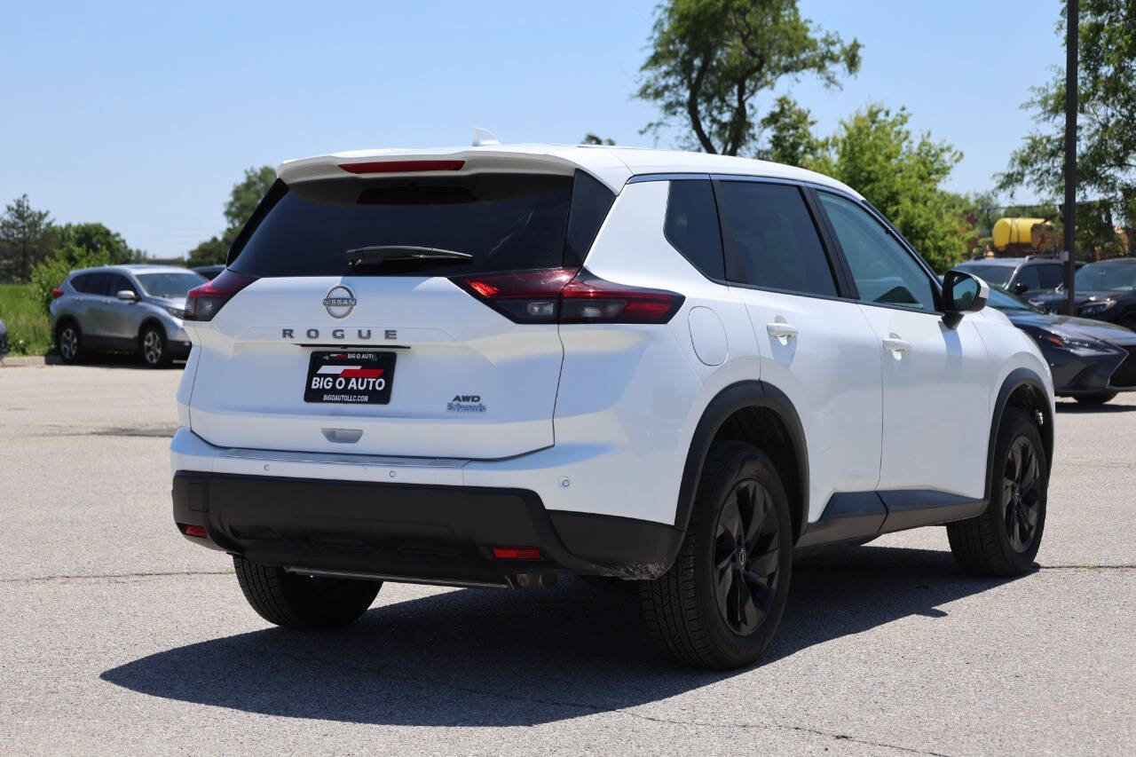 Used 2025 Nissan Rogue SV AWD/4WD image 9