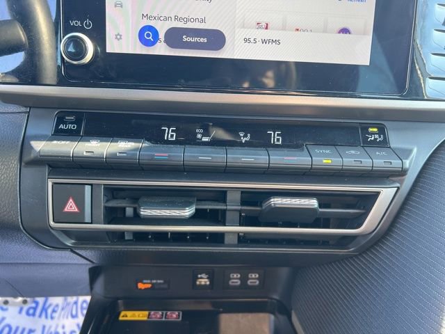 Used 2025 Toyota Camry SE image 20