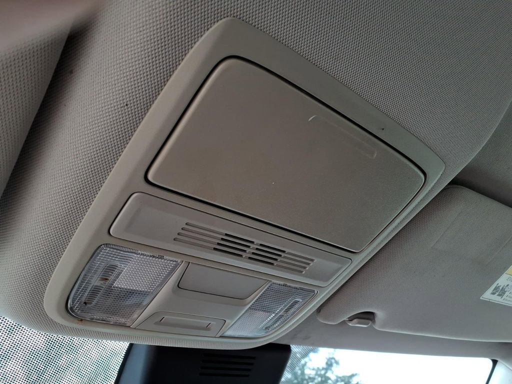 Used 2022 Honda Accord LX image 32