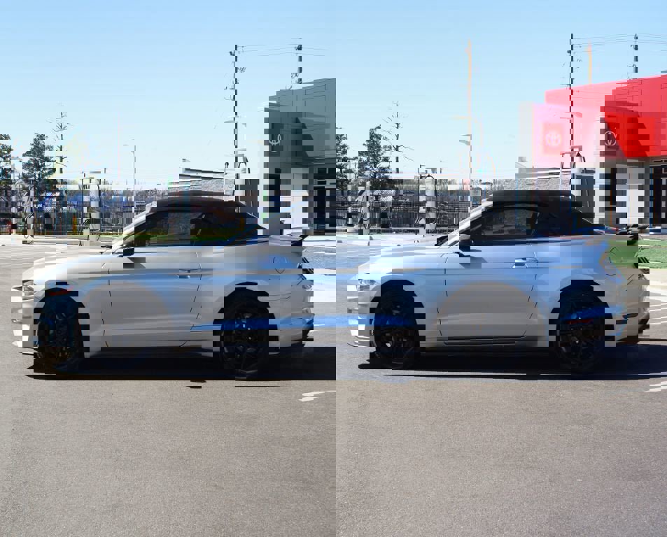 Used 2020 Ford Mustang Premium image 13