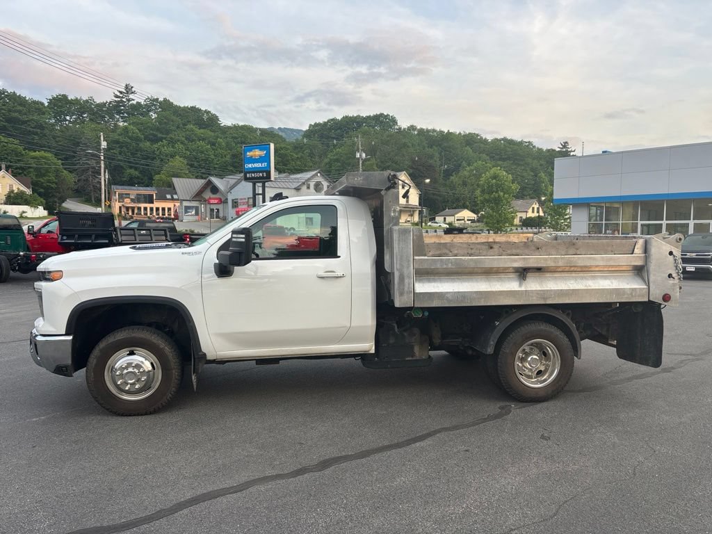Used 2024 Chevrolet Silverado 3500 LT w/ Convenience Package AWD/4WD image 2