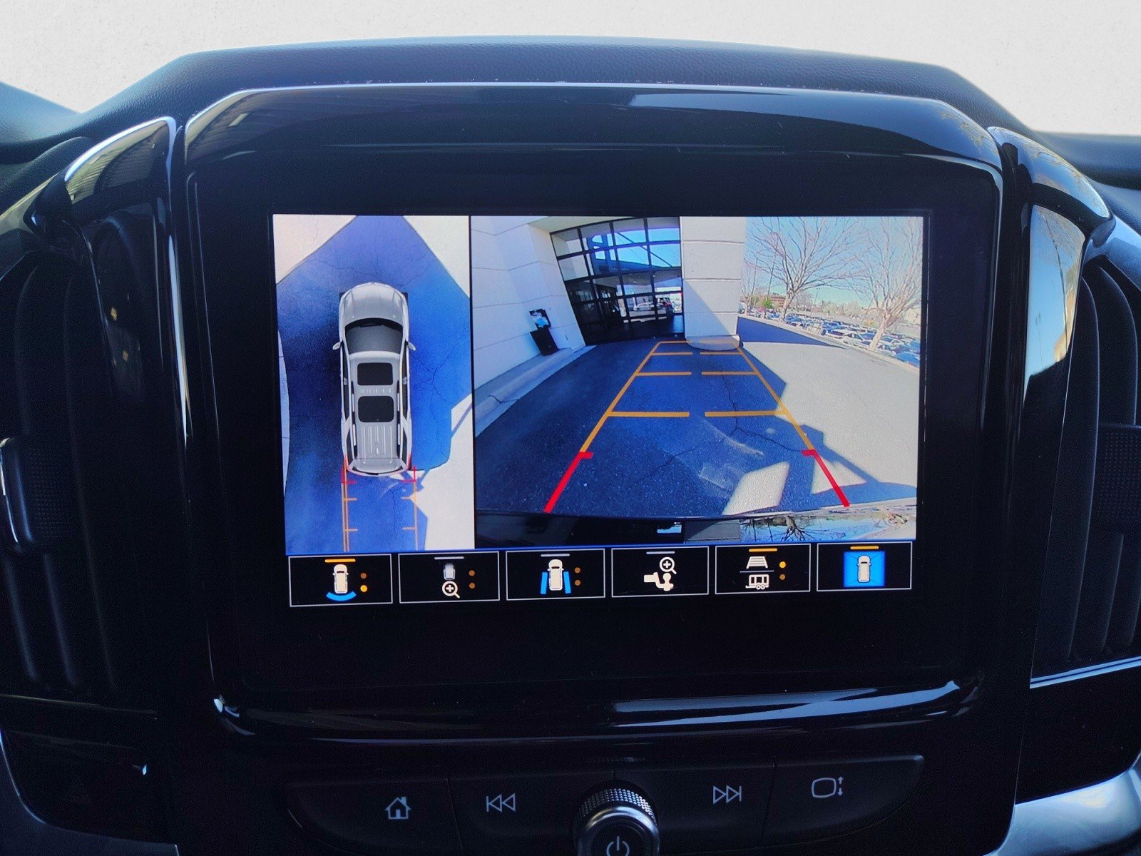 Used 2023 Chevrolet Traverse High Country image 17