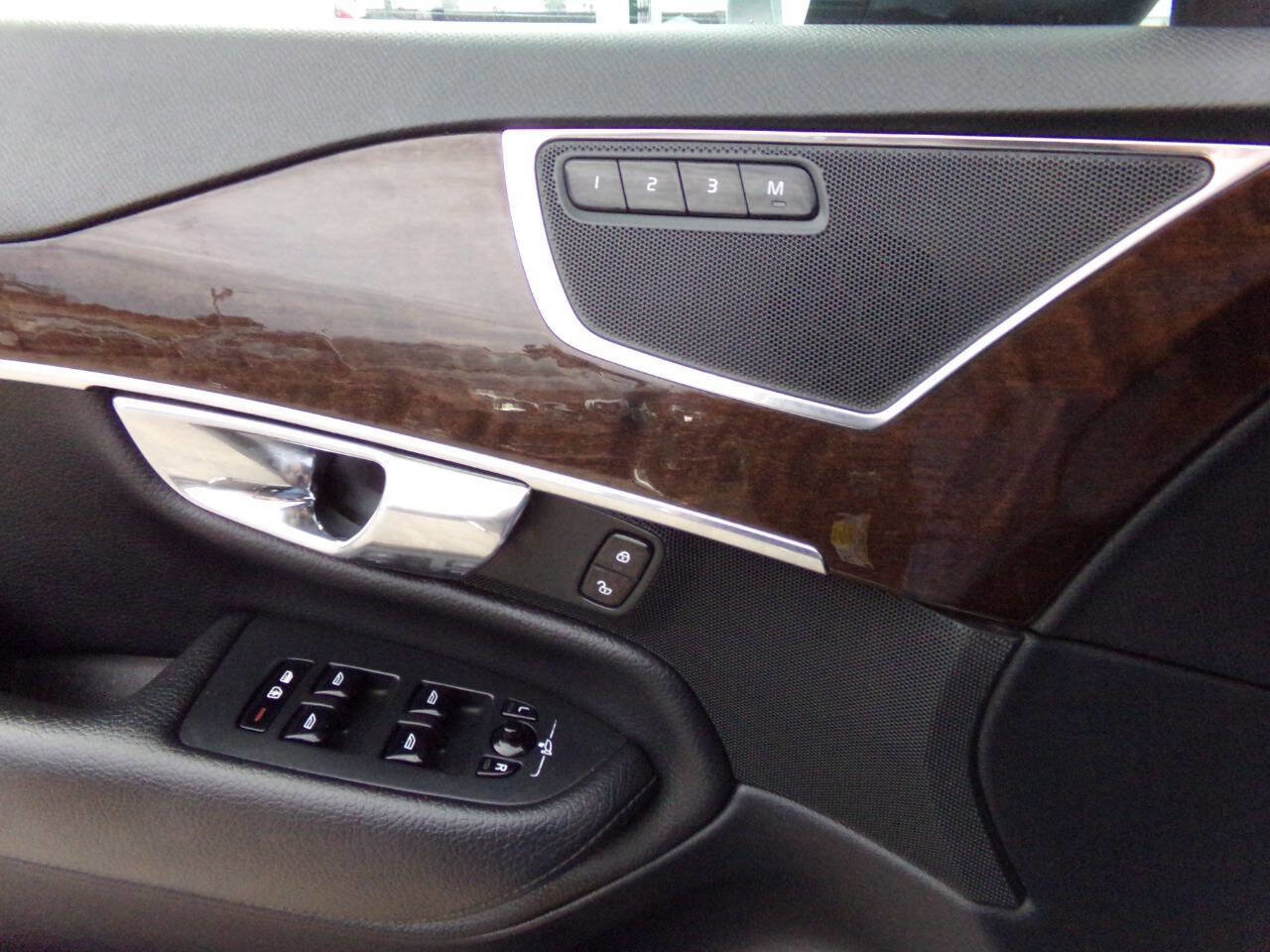 Used 2016 Volvo XC90 T6 Momentum w/ Momentum Plus Package image 50