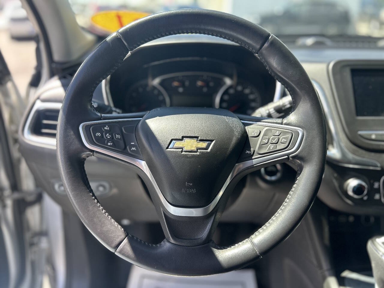 Used 2021 Chevrolet Equinox LT FWD image 10