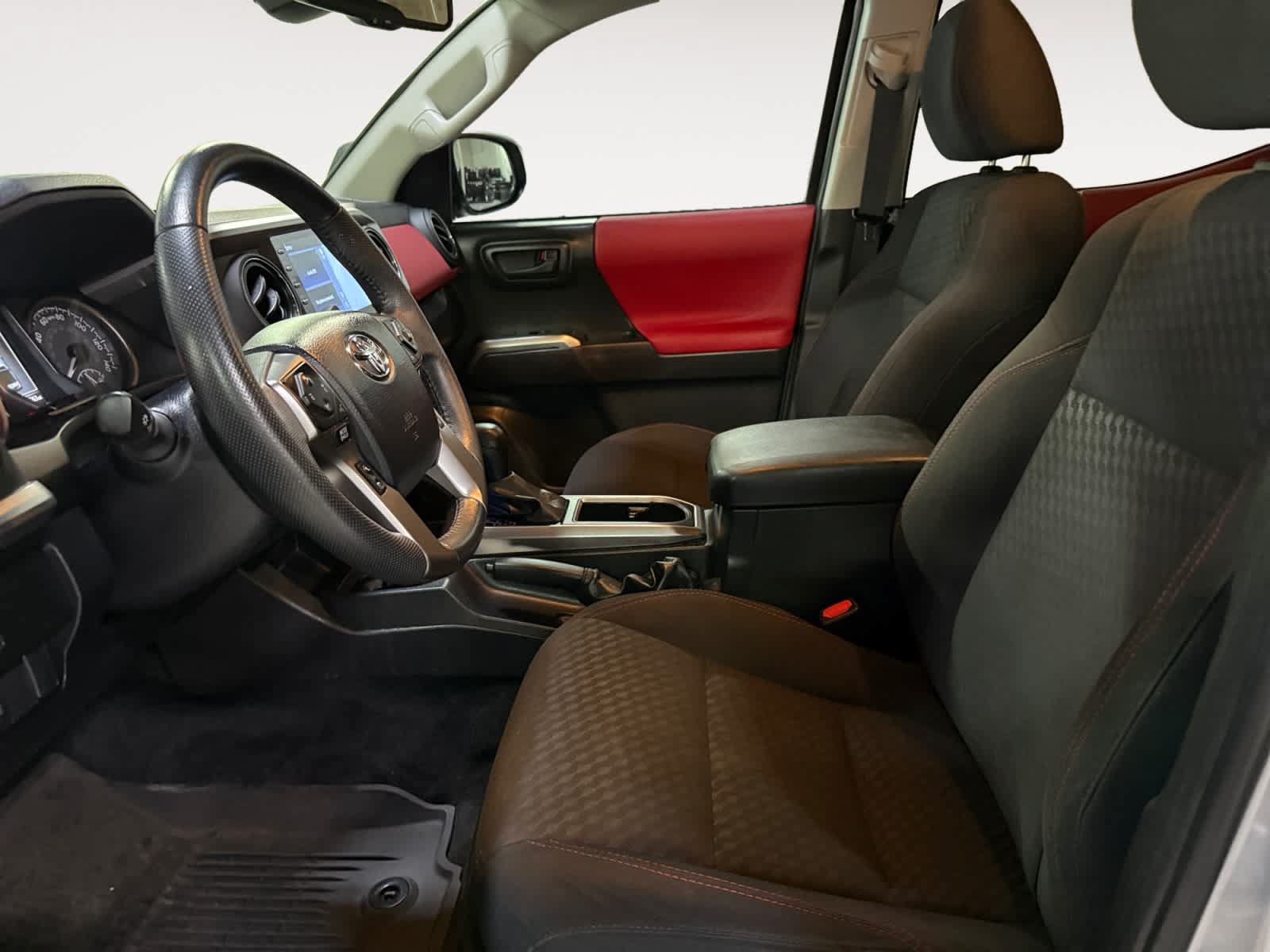 Used 2023 Toyota Tacoma SR5 AWD/4WD image 15