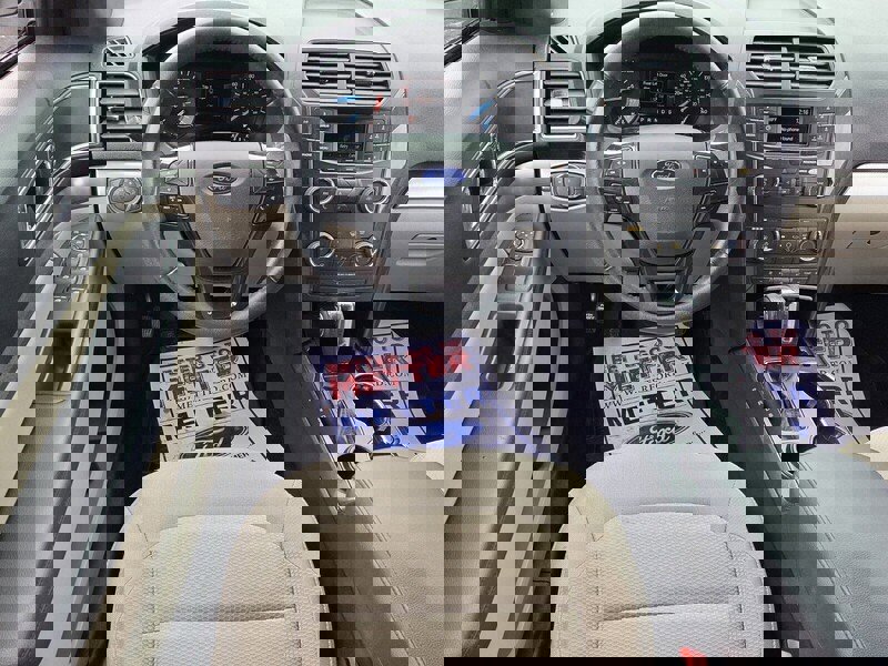 Used 2018 Ford Explorer XLT image 7