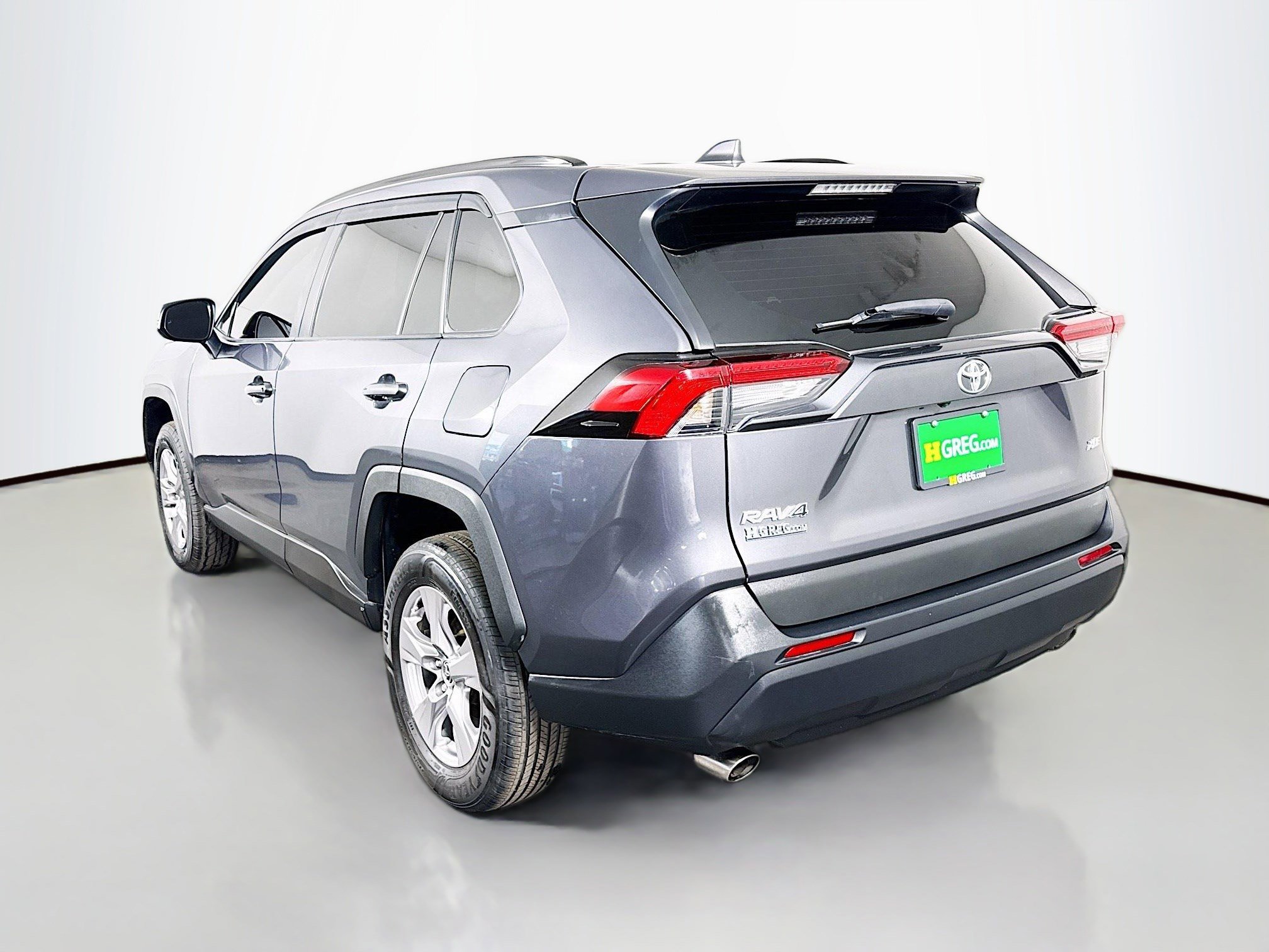 Used 2022 Toyota RAV4 XLE image 7
