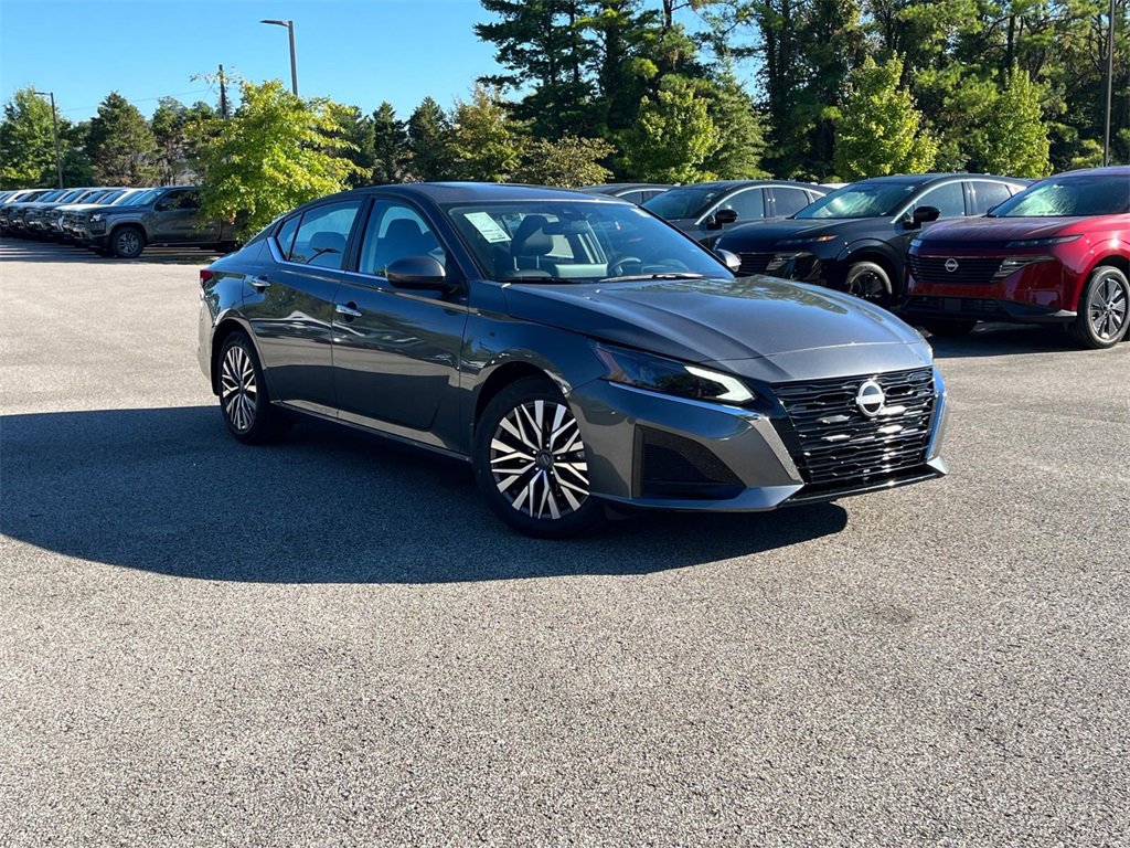 New 2025 Nissan Altima 2.5 SV w/ SV Premium Package image 2