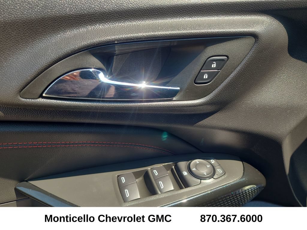 Used 2025 Chevrolet Trax RS w/ Driver Confidence Package FWD image 13