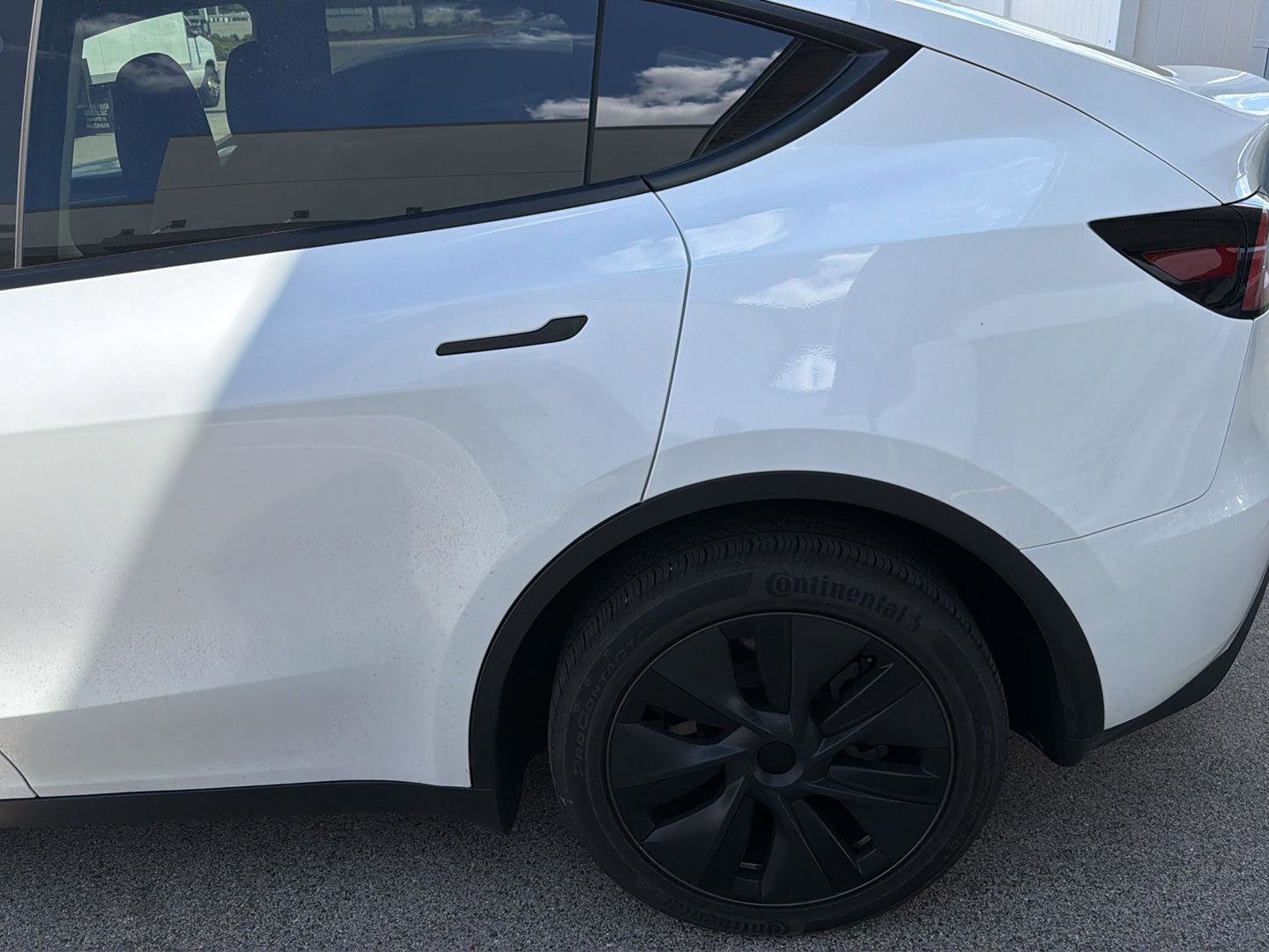 Used 2025 Tesla Model Y Long Range AWD/4WD image 8