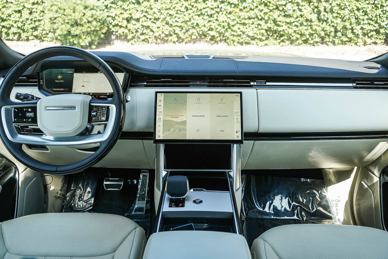 Used 2025 Land Rover Range Rover SE AWD/4WD image 13