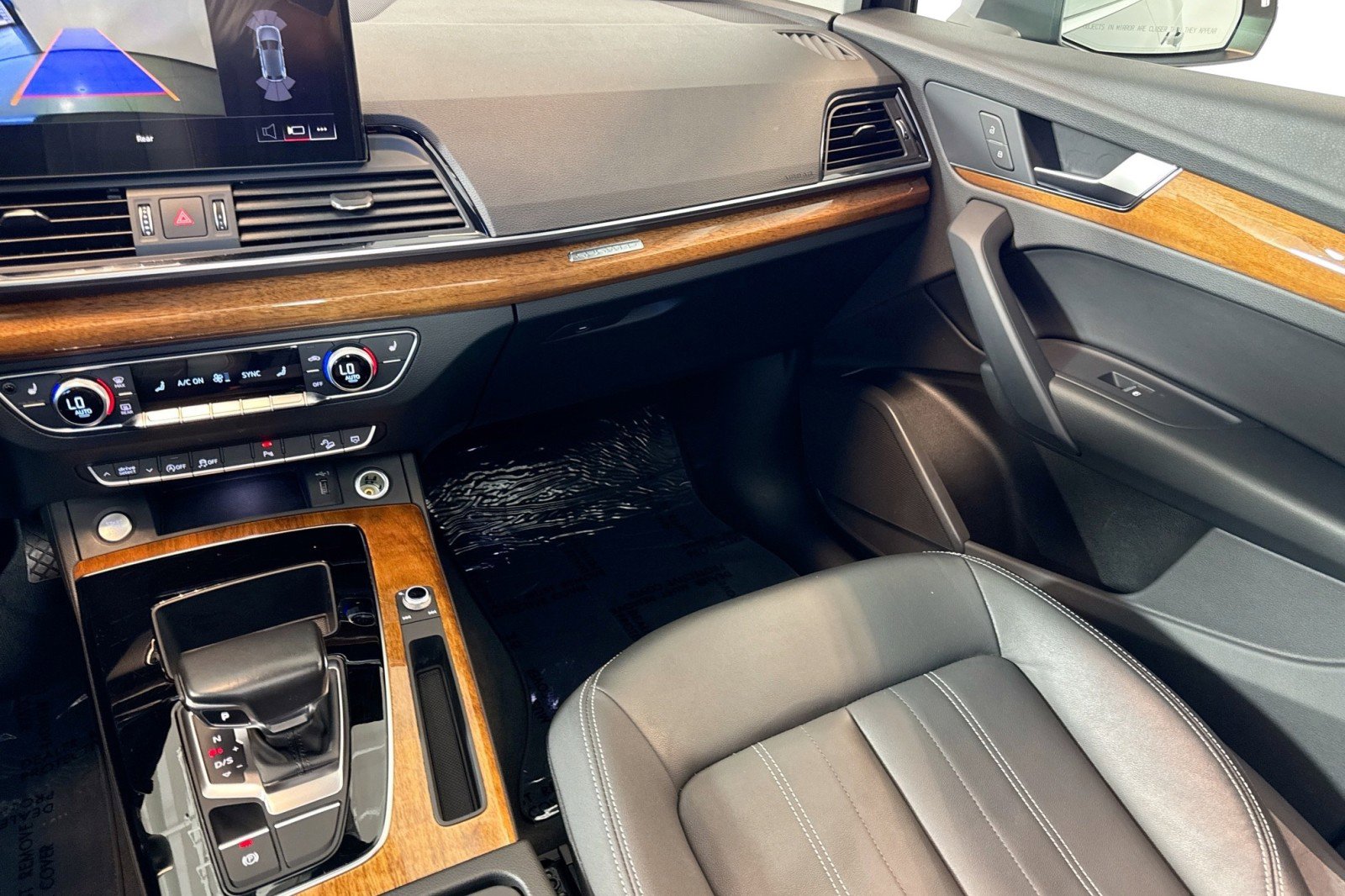 Used 2022 Audi Q5 2.0T Premium w/ Convenience Package image 22