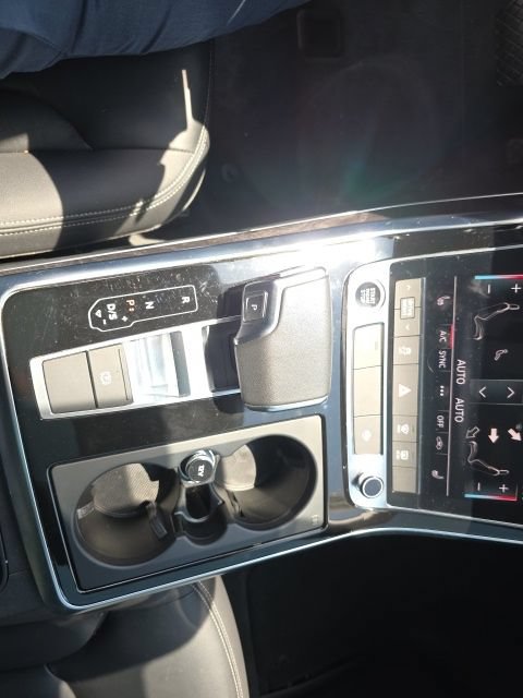 Used 2022 Audi Q8 Premium AWD/4WD image 8