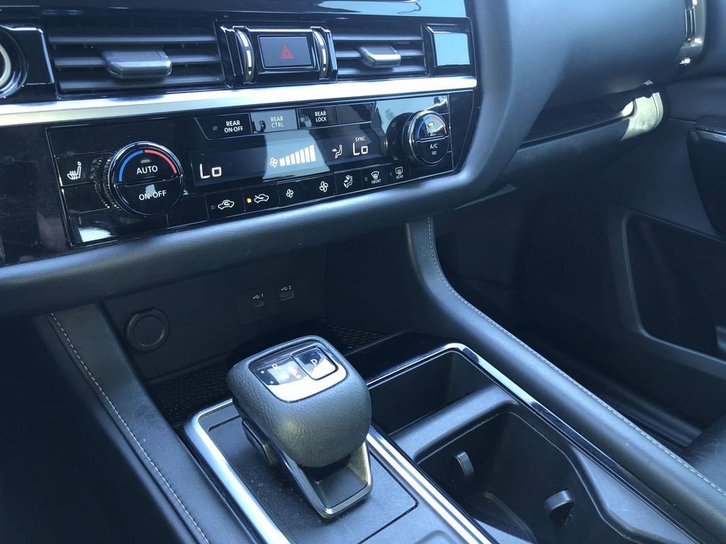 Used 2022 Nissan Pathfinder SV image 30