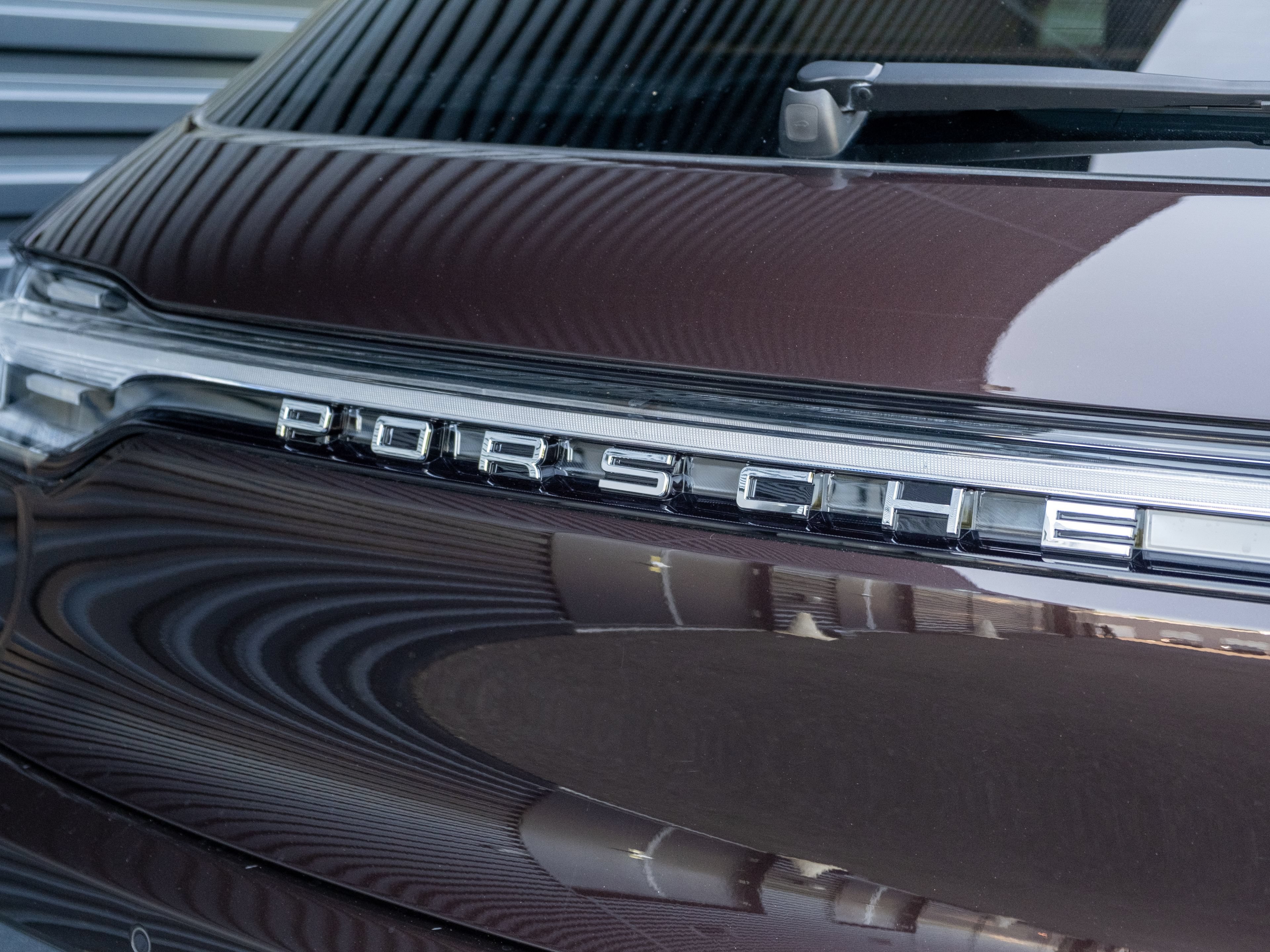 Certified 2022 Porsche Macan AWD/4WD image 22