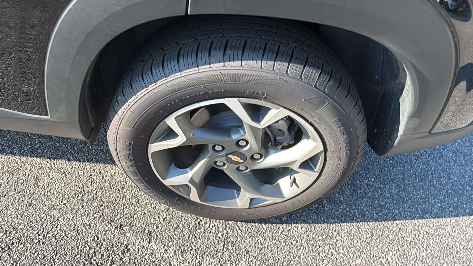 Used 2025 Chevrolet Trax LT FWD image 12