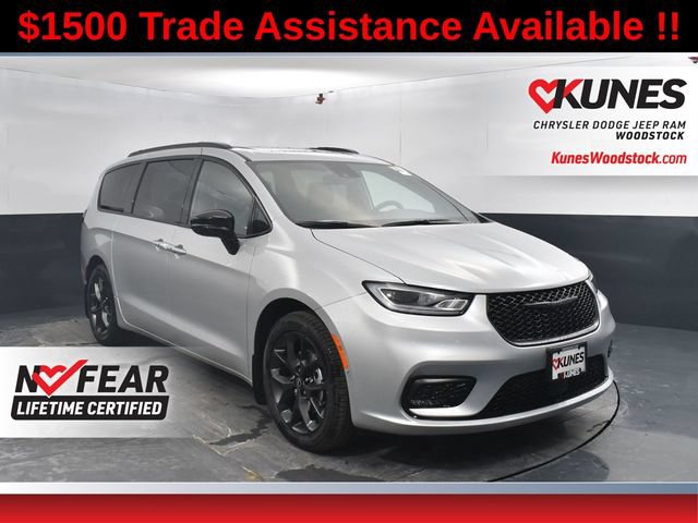 New 2026 Chrysler Pacifica Limited w/ S Appearance Package