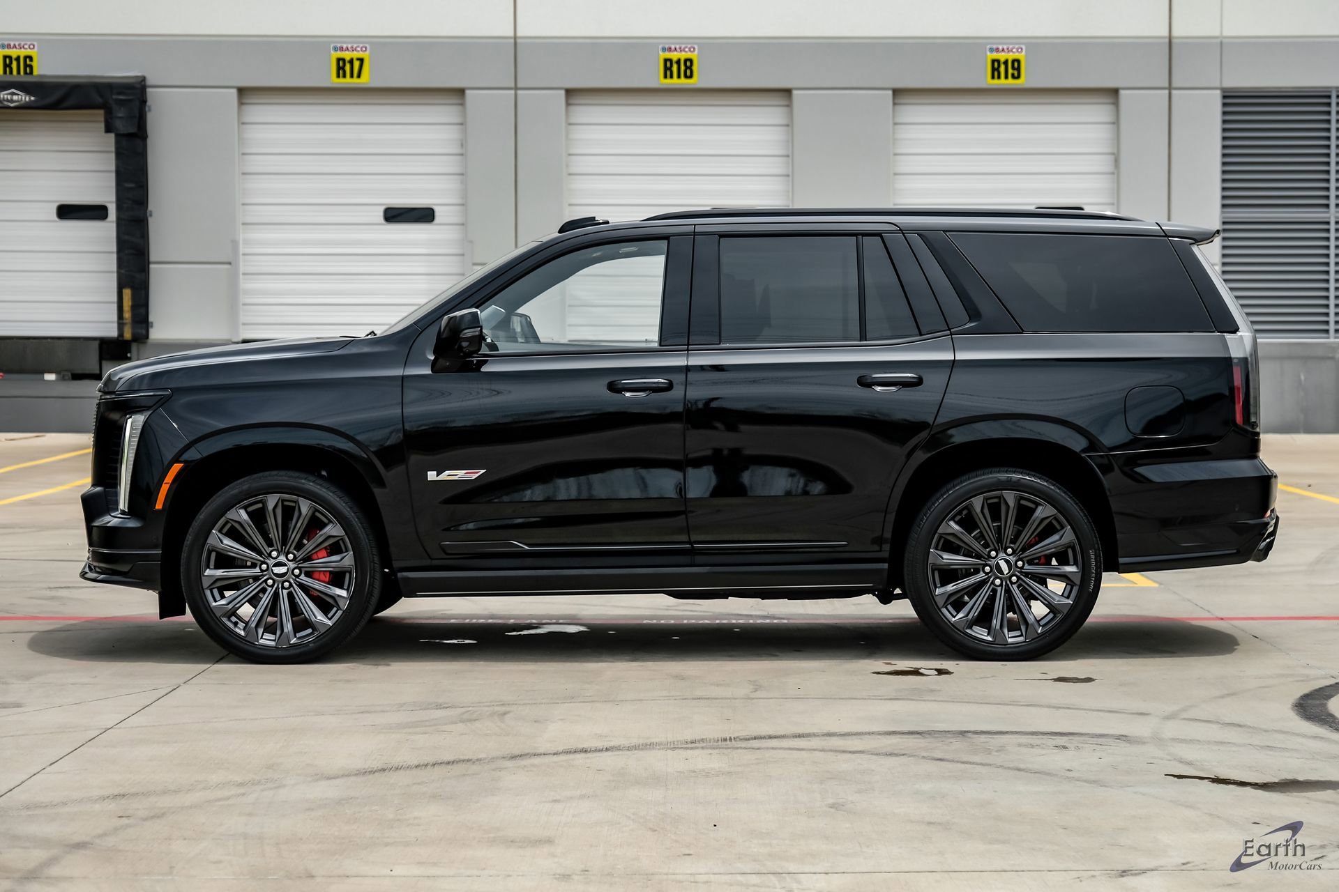 Used 2025 Cadillac Escalade V AWD/4WD image 7