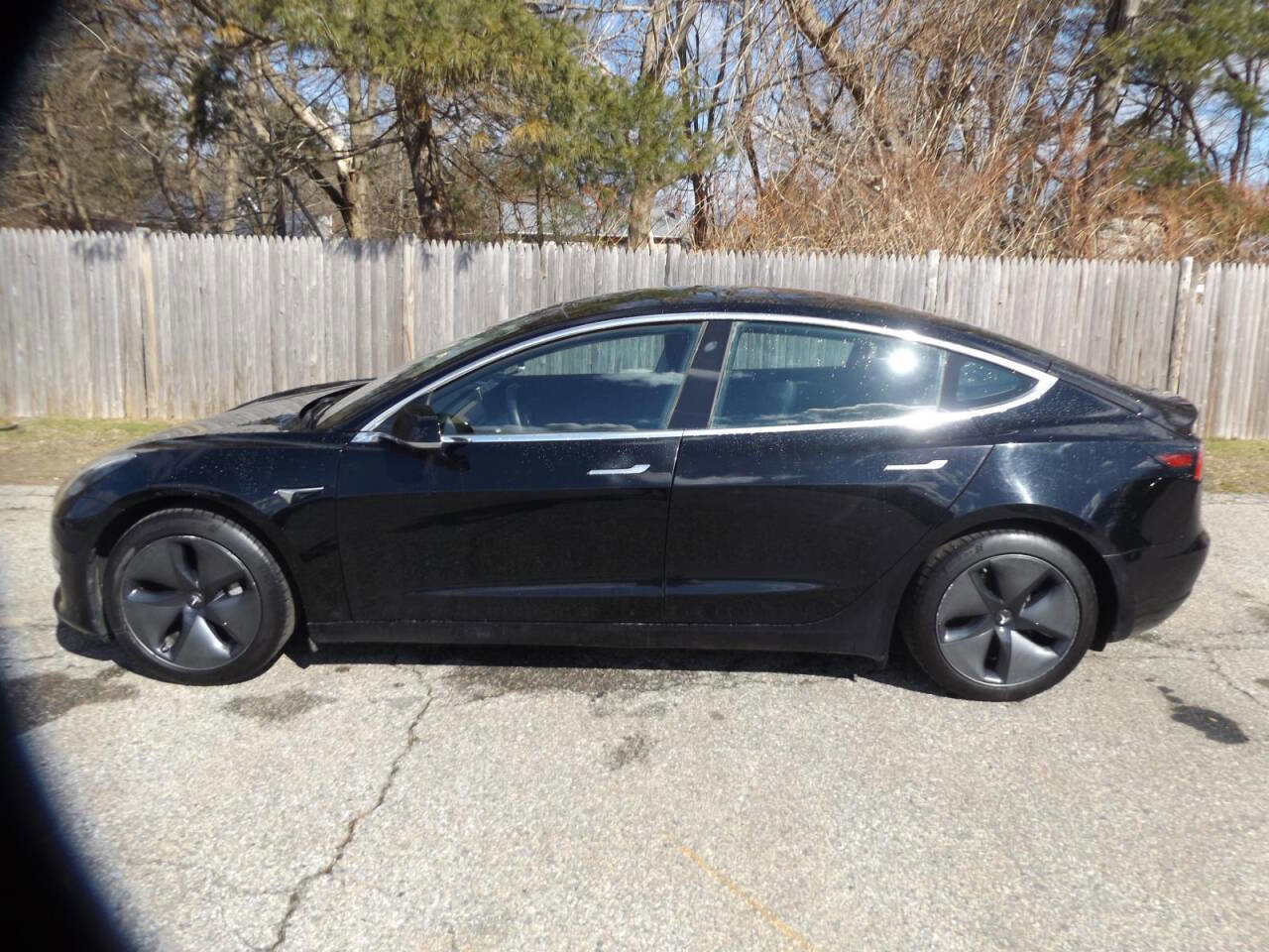 Used 2019 Tesla Model 3 Standard Range Plus image 2