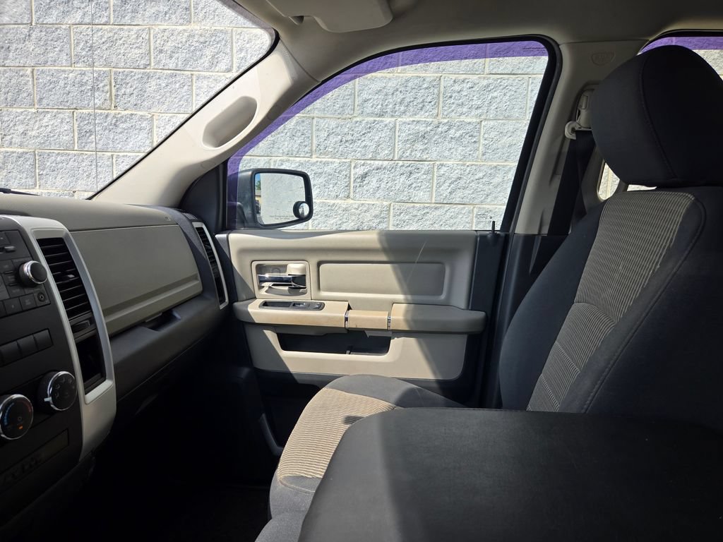 Used 2012 RAM 1500 Classic SLT AWD/4WD image 28