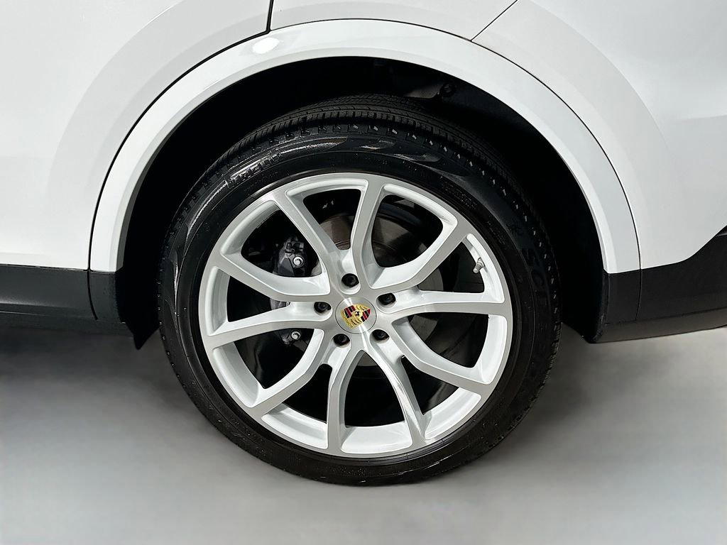 Certified 2022 Porsche Cayenne Coupe image 34