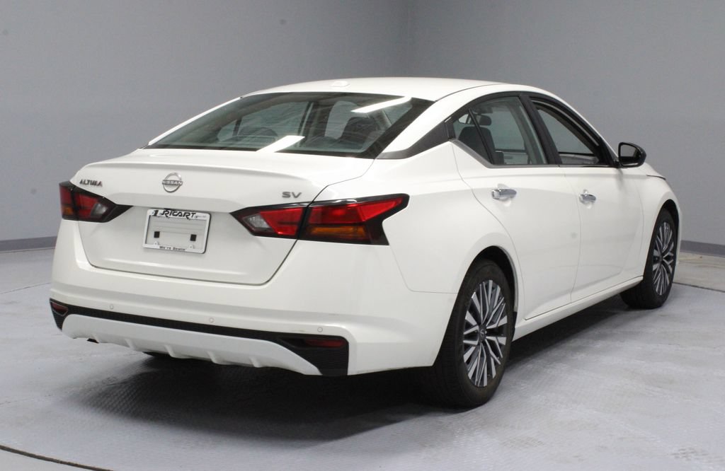 Certified 2024 Nissan Altima 2.5 SV FWD image 11