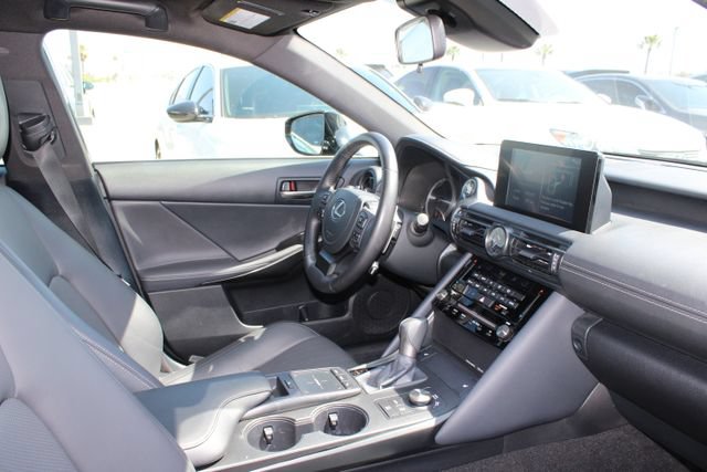 Certified 2024 Lexus IS 300 F Sport RWD image 5