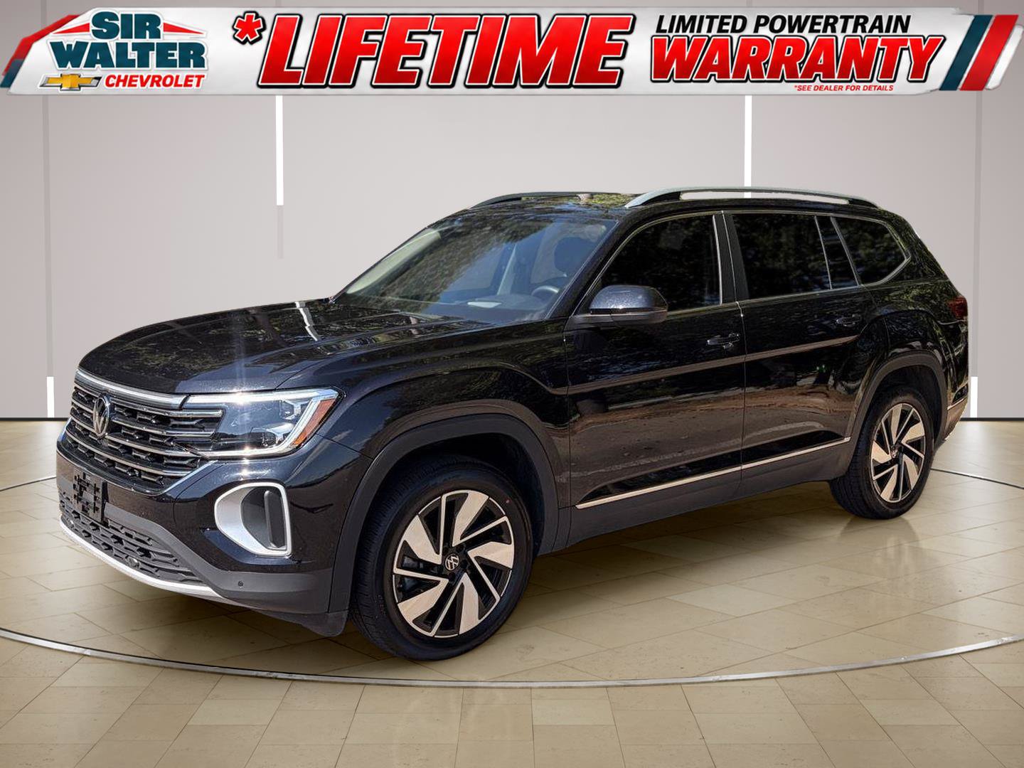 Used 2024 Volkswagen Atlas SEL AWD/4WD image 1