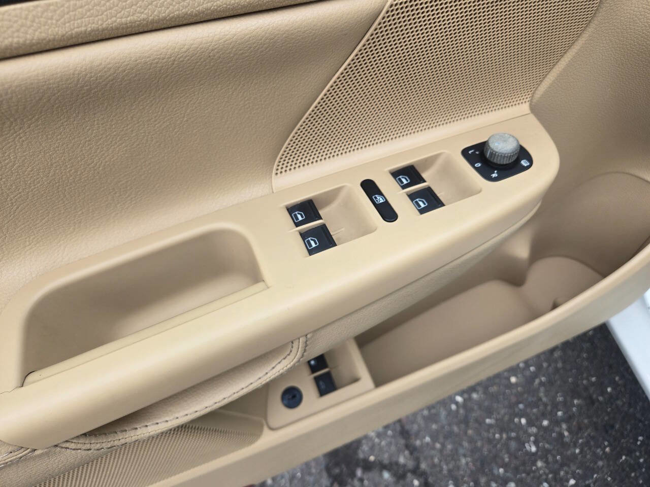 Used 2009 Volkswagen Jetta SE image 14