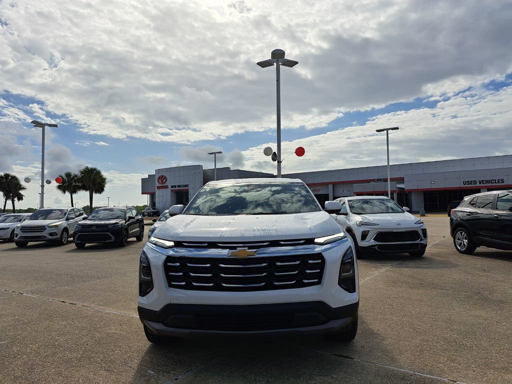 Used 2025 Chevrolet Equinox LT FWD image 2