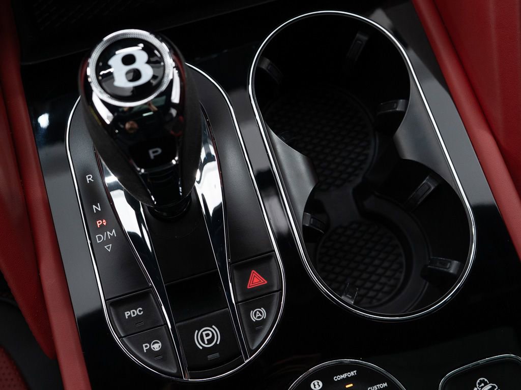 Used 2022 Bentley Bentayga AWD/4WD image 34