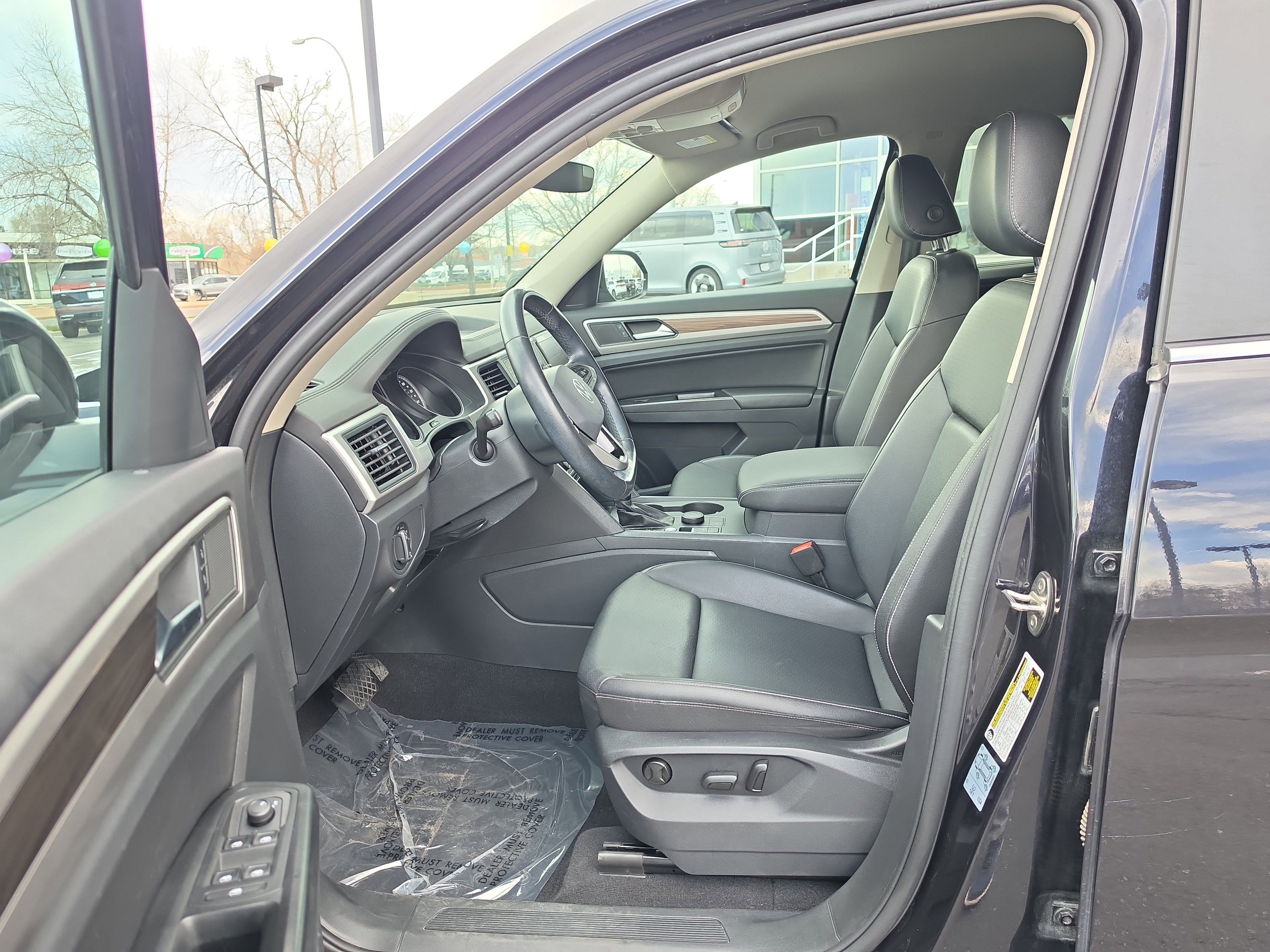 Used 2021 Volkswagen Atlas SE image 12