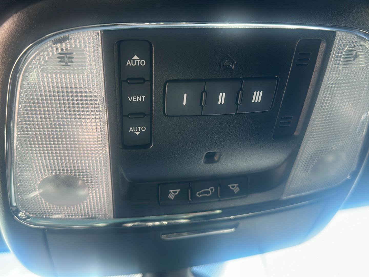 Used 2020 Jeep Grand Cherokee Limited image 21