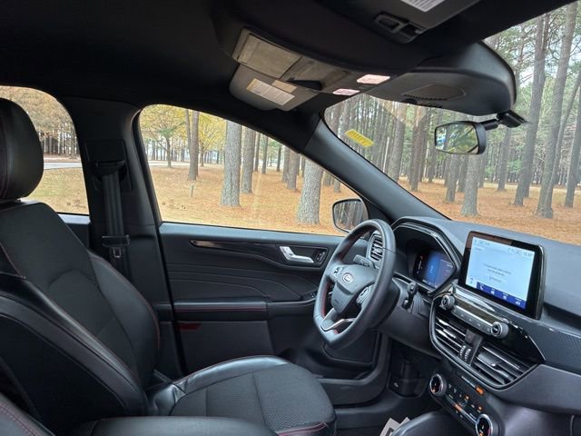 Used 2025 Ford Escape ST-Line image 23