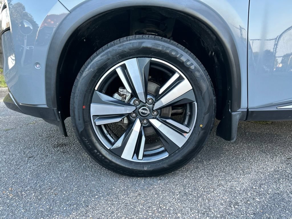 Used 2023 Nissan Rogue SL w/ SL Premium Package AWD/4WD image 11