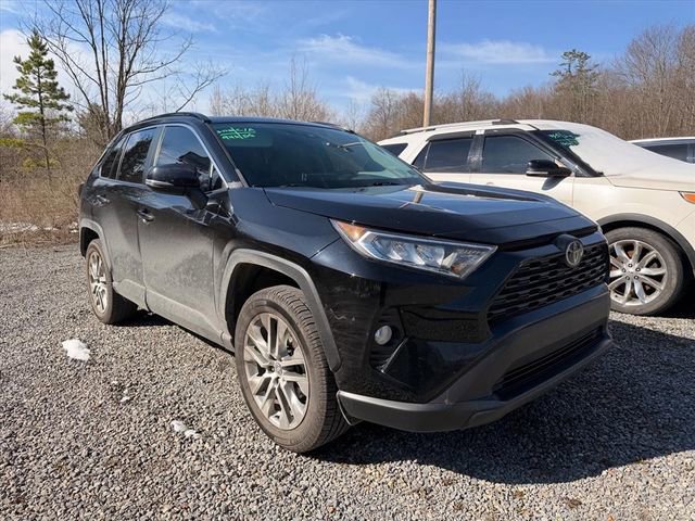 Used 2021 Toyota RAV4 XLE Premium image 8