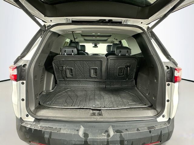 Used 2021 Chevrolet Traverse LT w/ LT Premium Package image 24
