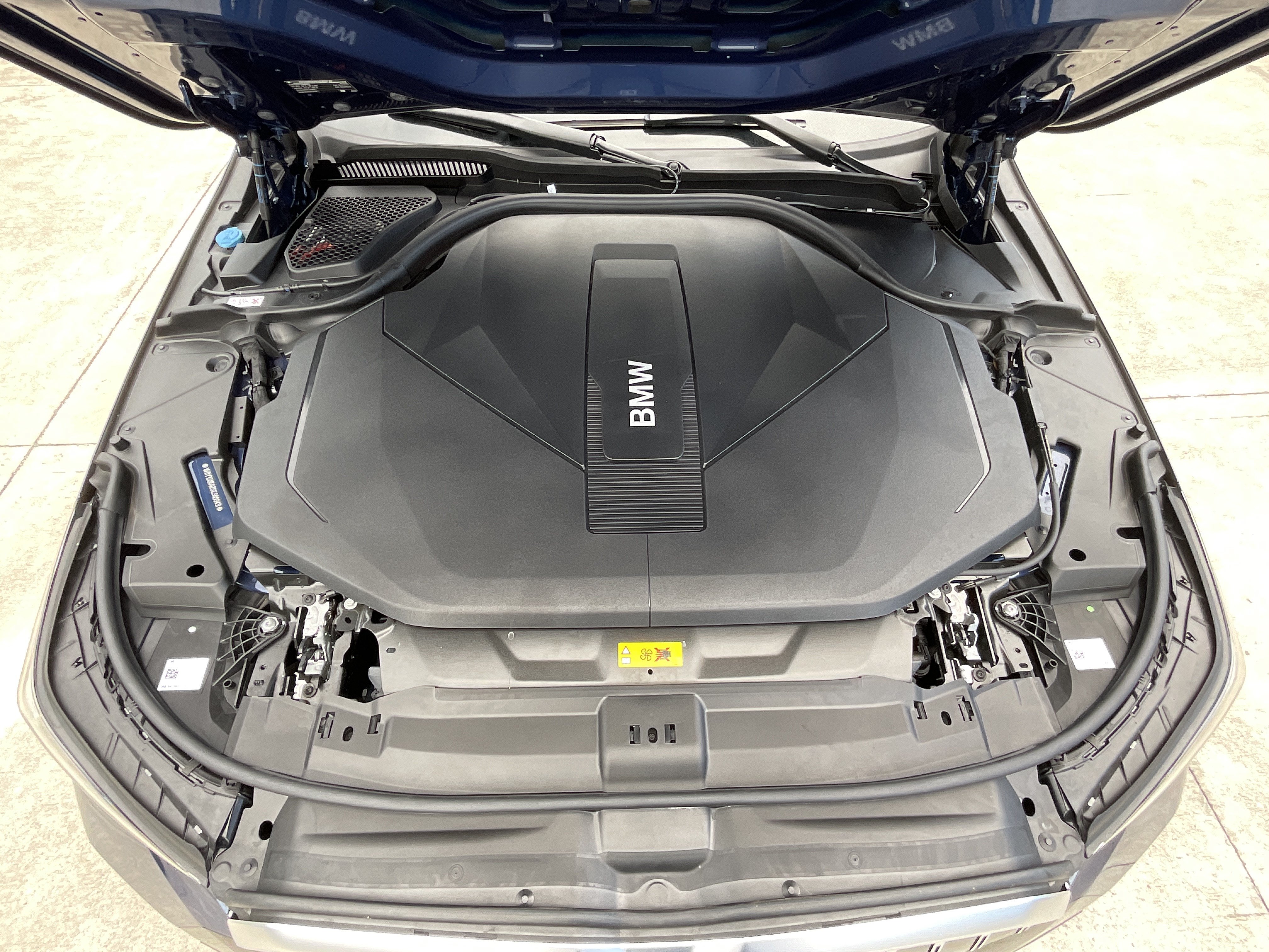 Certified 2025 BMW i5 xDrive40 w/ M Sport Package AWD/4WD image 32