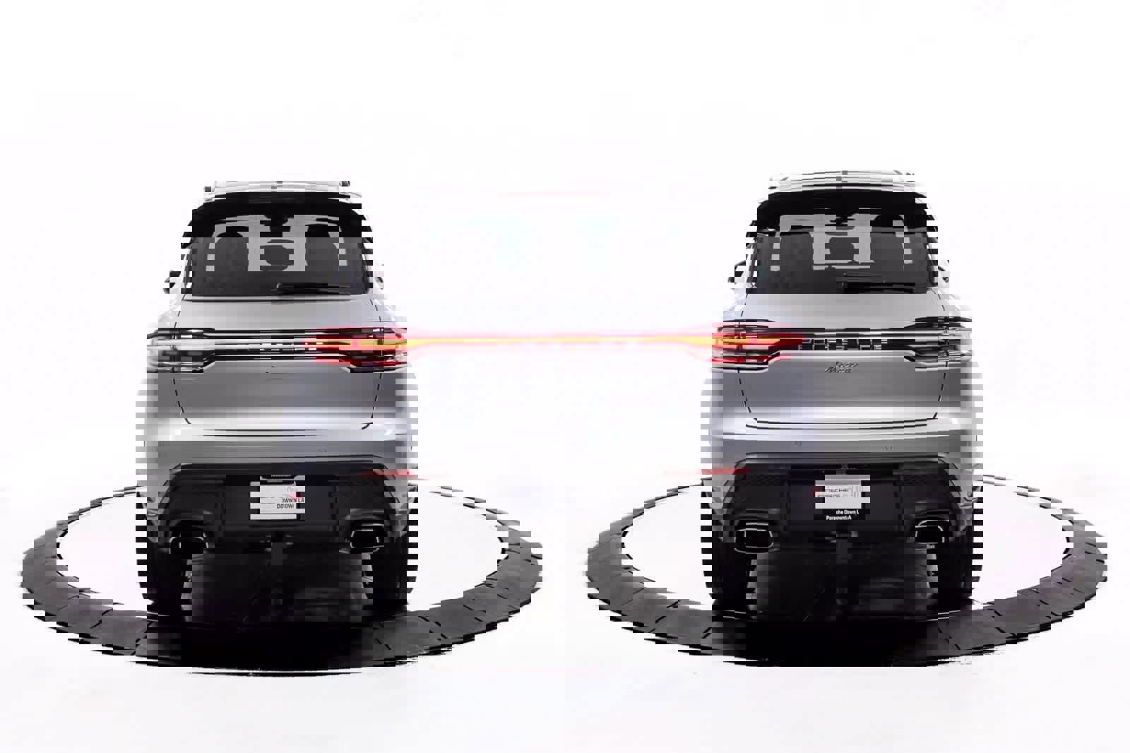 Certified 2026 Porsche Macan image 6