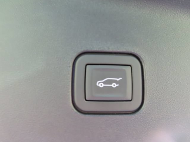 Certified 2026 Cadillac Vistiq Sport w/ LPO, Floor Liner Package AWD/4WD image 38