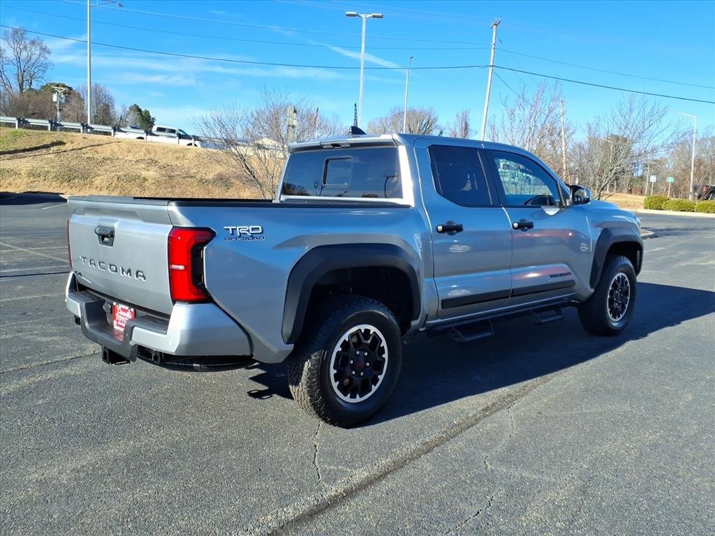 Used 2024 Toyota Tacoma TRD Off-Road image 26