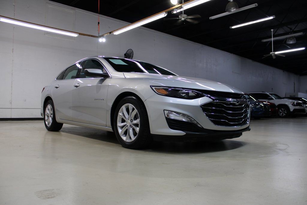 Used 2019 Chevrolet Malibu LT image 2