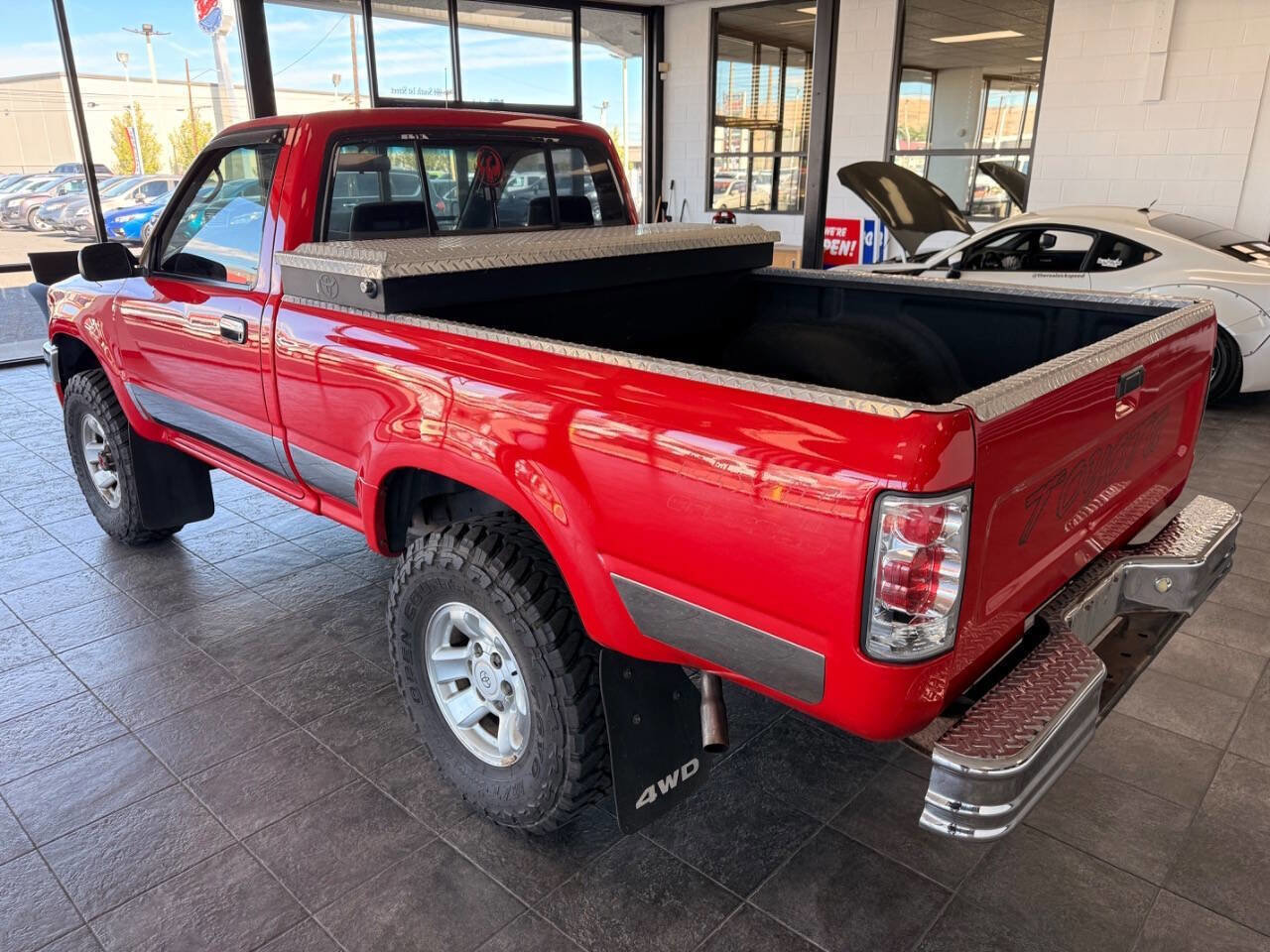 Used 1992 Toyota Pickup Deluxe AWD/4WD image 4