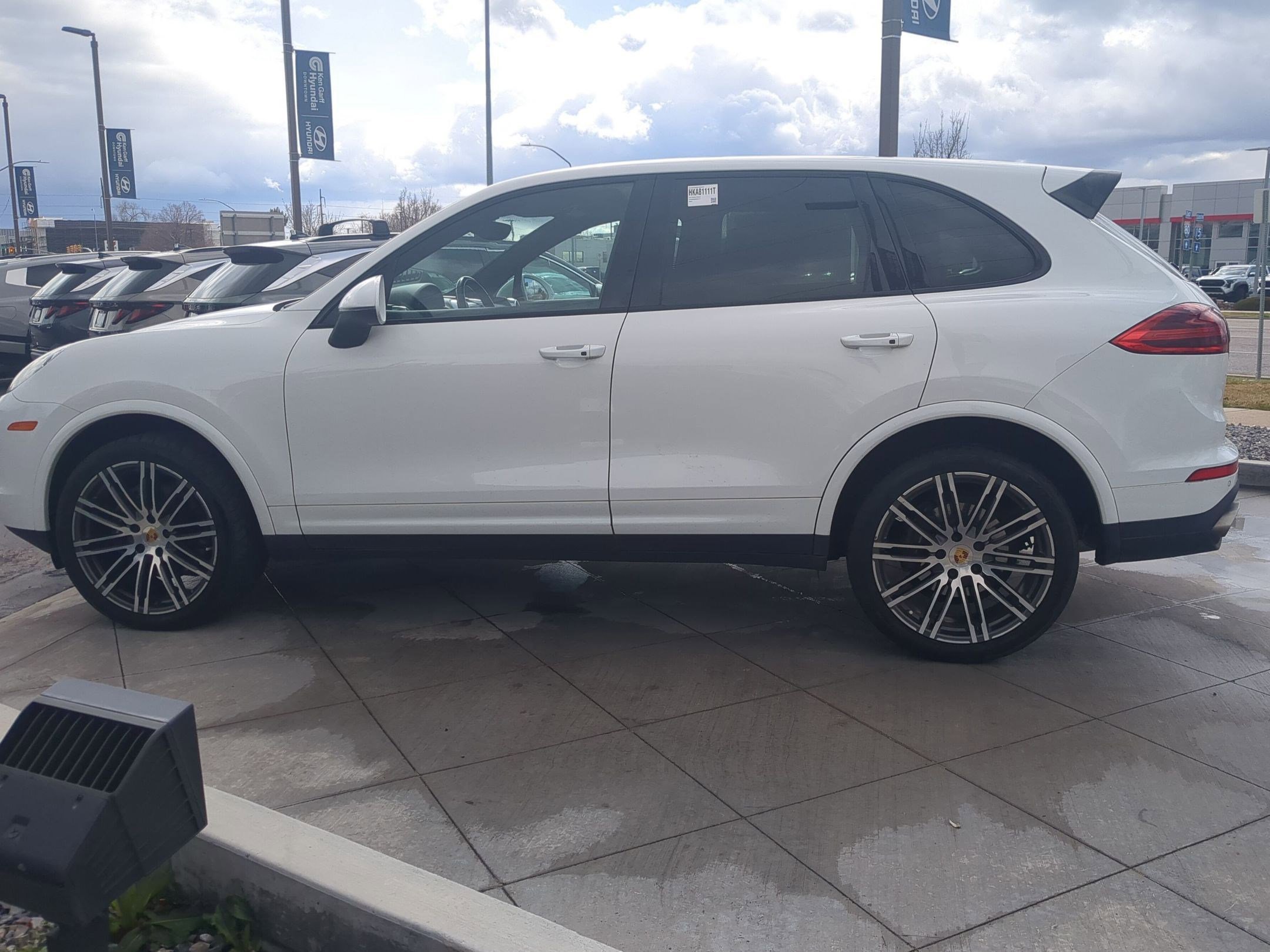 Used 2017 Porsche Cayenne Platinum Edition image 8