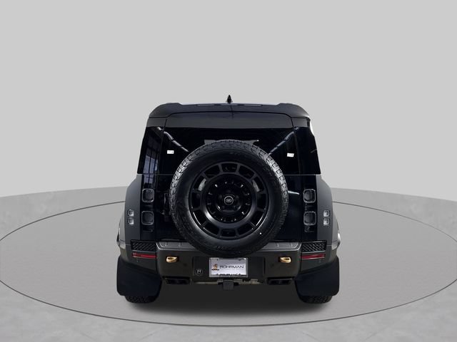 Used 2025 Land Rover Defender 110 AWD/4WD image 32